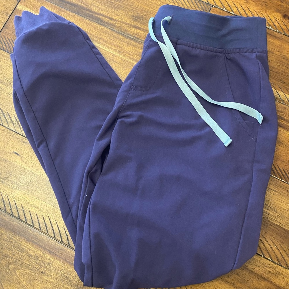Figs purple shadow Zamora joggers